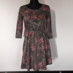 Everly Grey and Pink Floral Midi Dress Size M